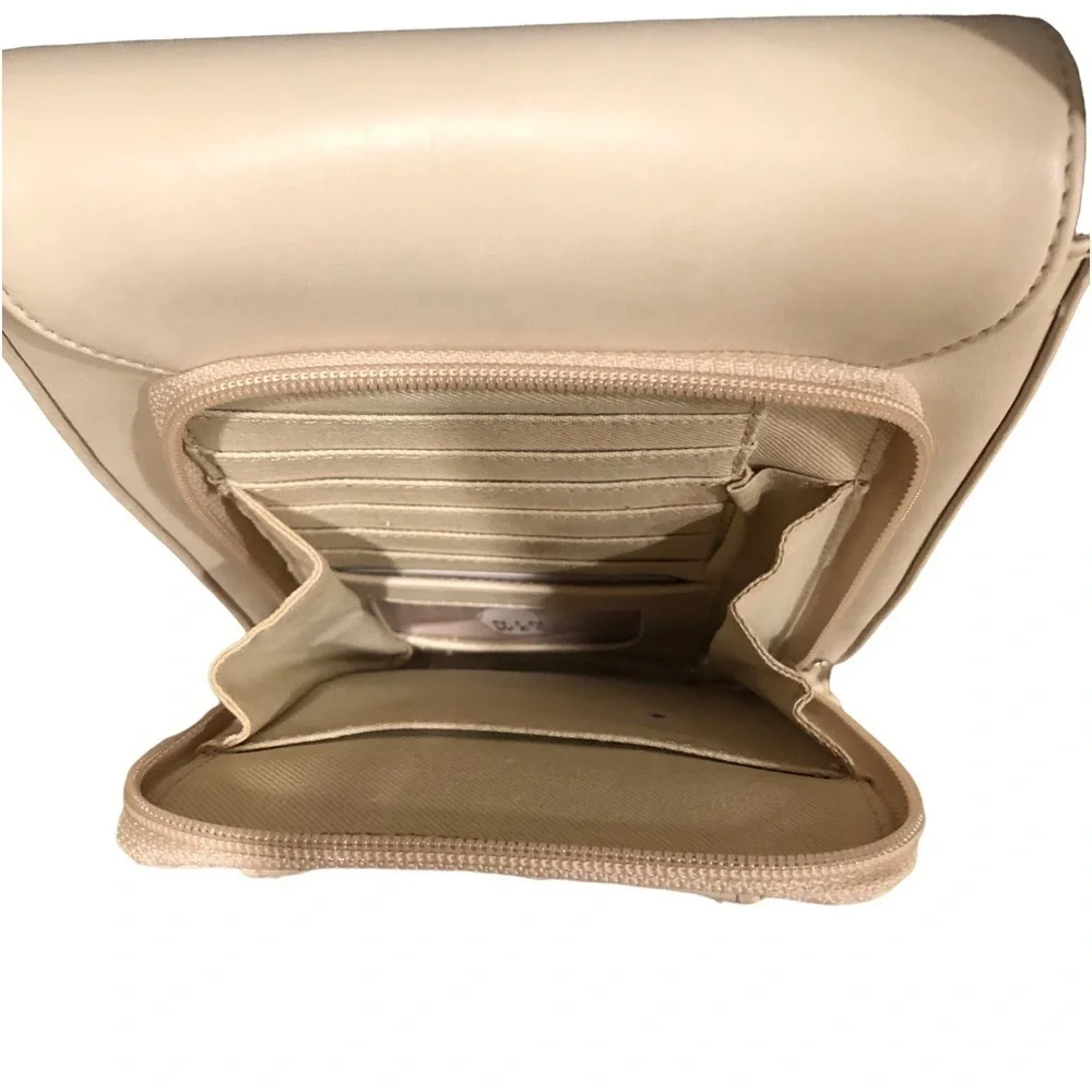 𝅺nine West Crossbody